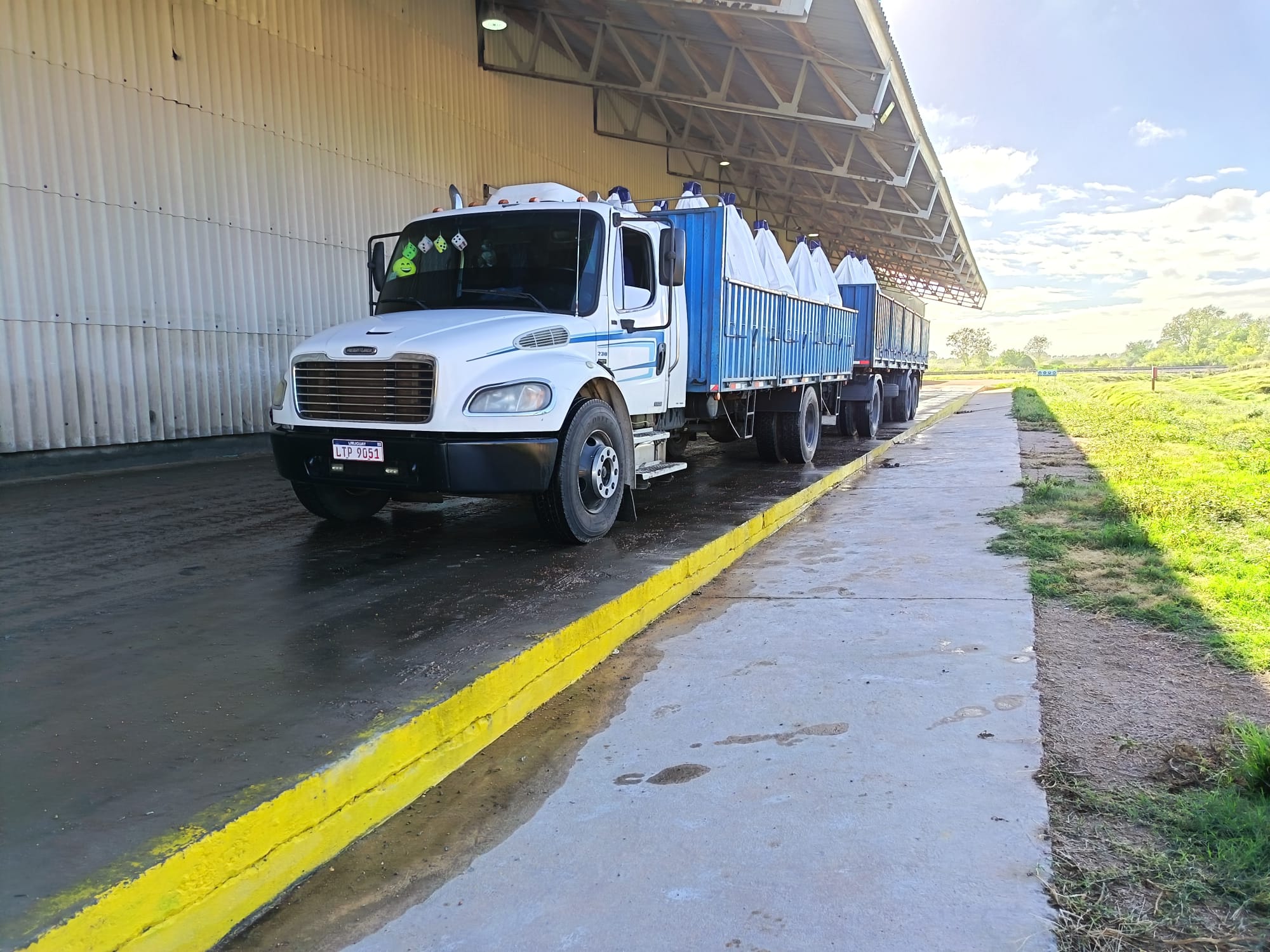 Camión de gran porte en operación